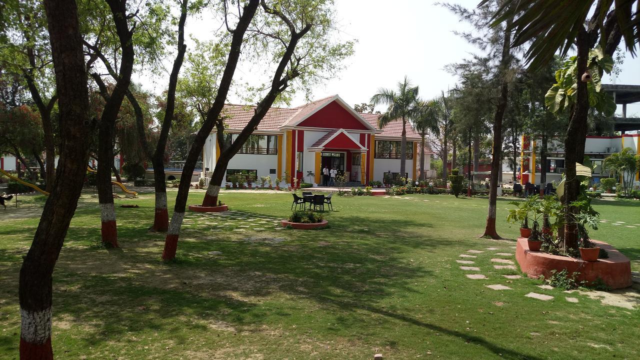 Pura Raghunāth Sanjay Motels I Pvt Ltd מראה חיצוני תמונה