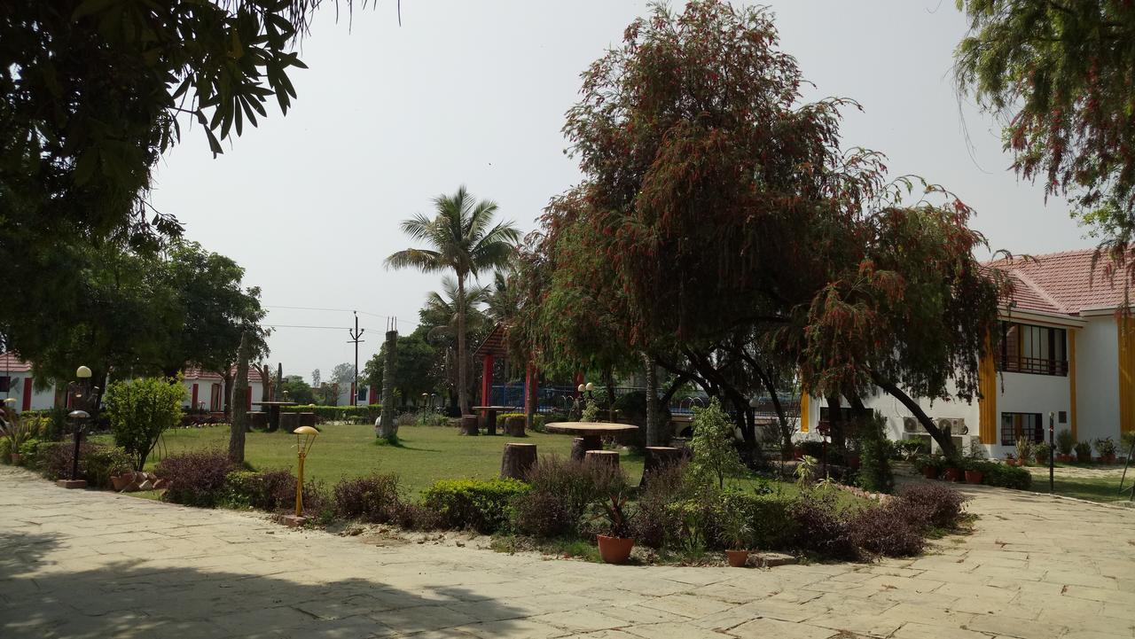 Pura Raghunāth Sanjay Motels I Pvt Ltd מראה חיצוני תמונה